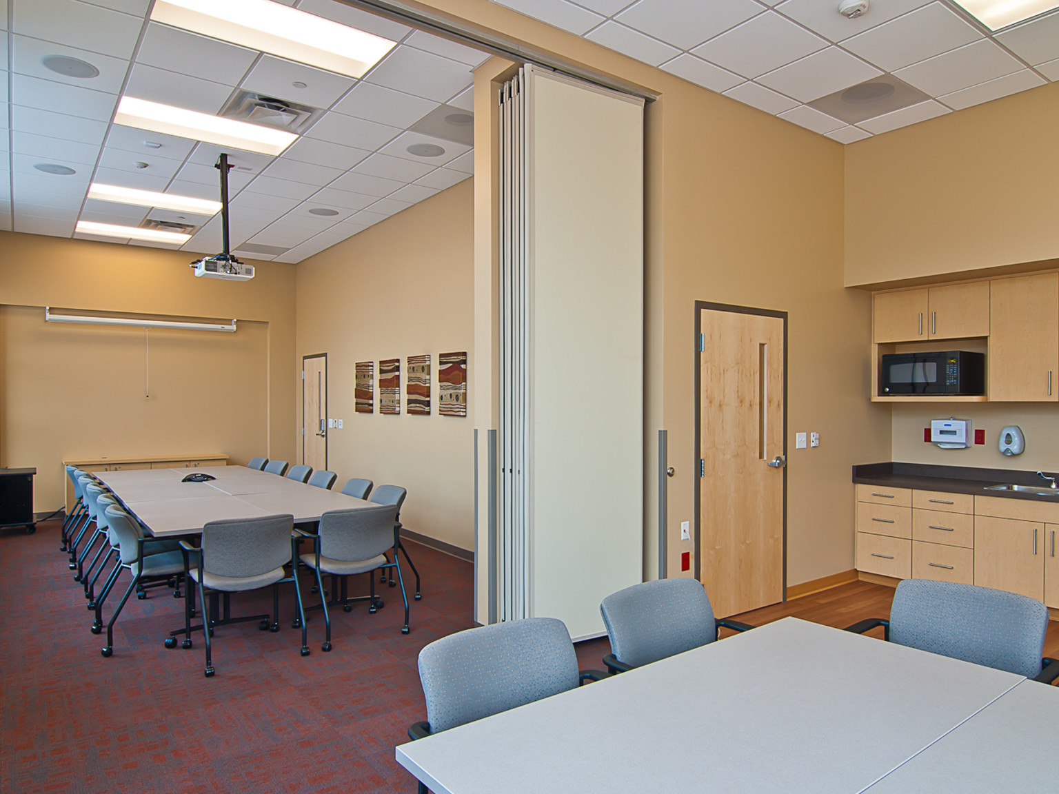 HC_Waukesh-Clinic_I_Conference-Rooms
